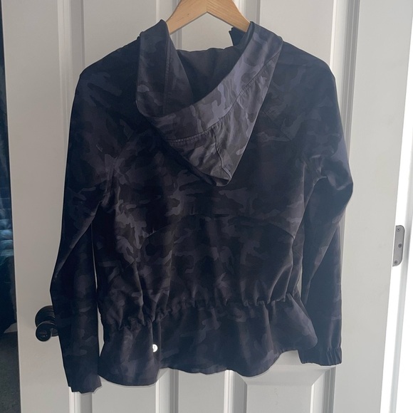 Lululemon Pack It Up Jacket Incognito Camo Multi Grey 2018 Style #: W4AVRS Sz 4 - Picture 5 of 8